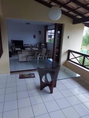 Apartamento em guarajuba 200m da praia